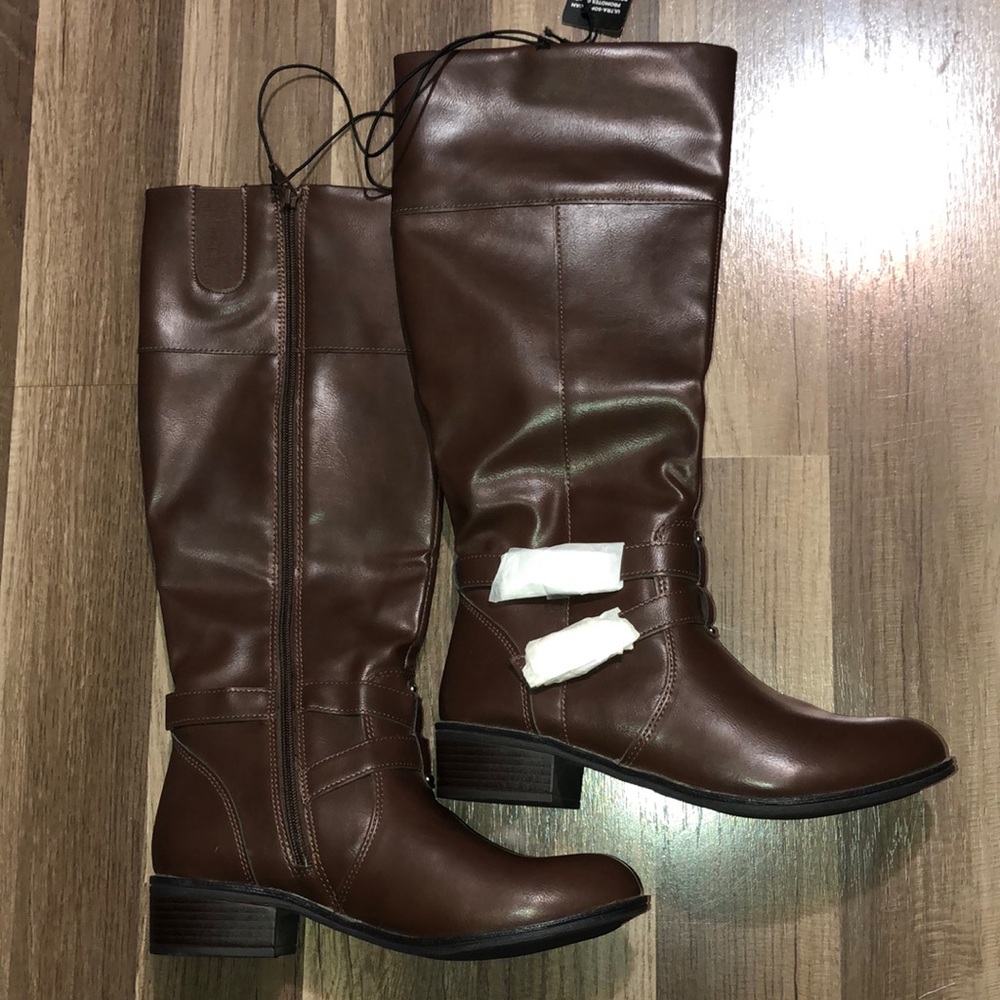 Size 8.5 boots NWT